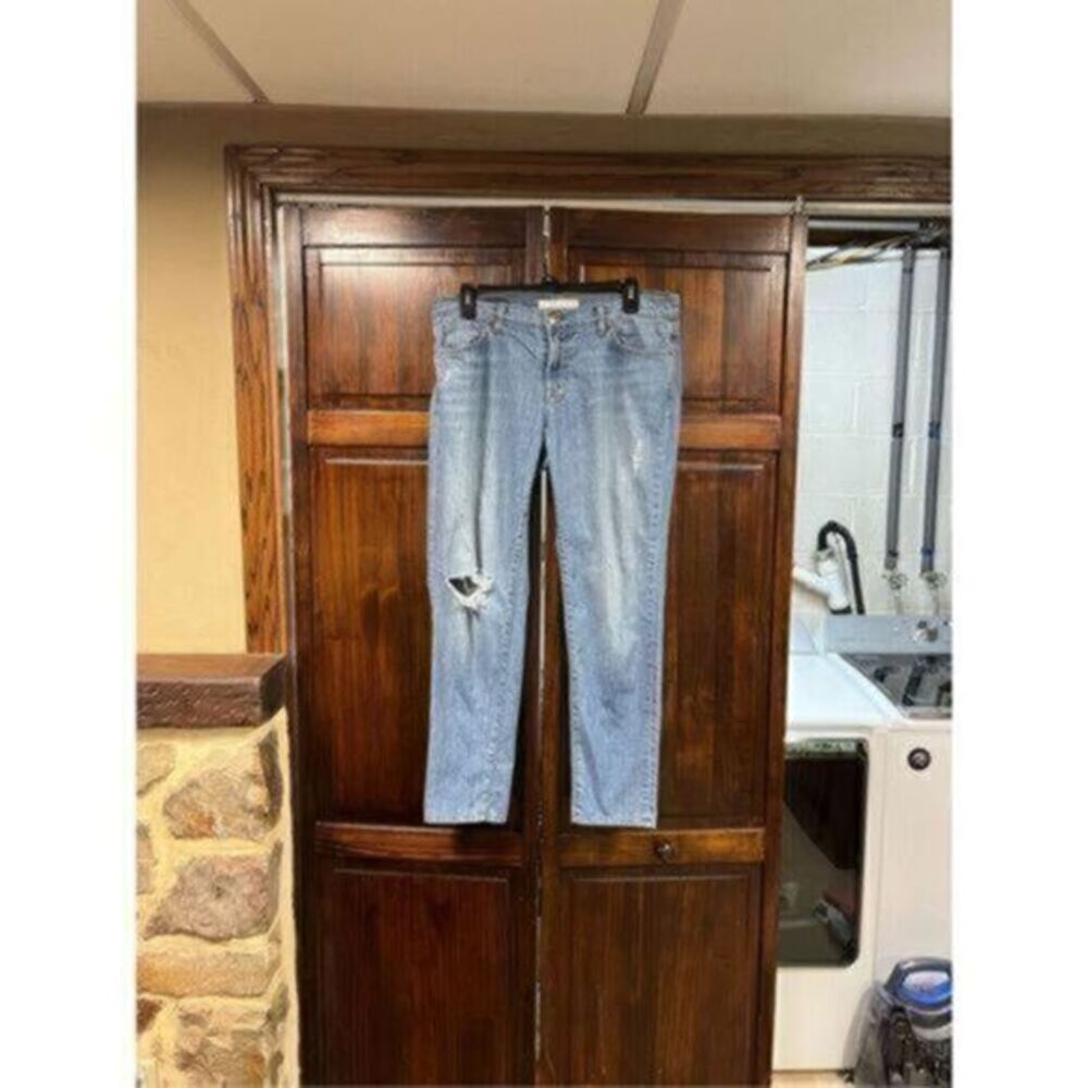 J Brand Straight leg distressed blue jeans size 28